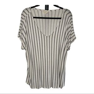 Flower & Feather Striped Vneck Sz 3XL